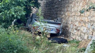 Gümüşhanede otomobil istinat duvarından aşağıya düştü: 1 ölü, 1 yaralı