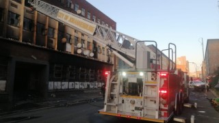 Güney Afrikada binada yangın: 58 ölü, 43 yaralı