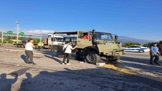 Askeri aracın tra çarpması sonucu 10 asker yaralandı