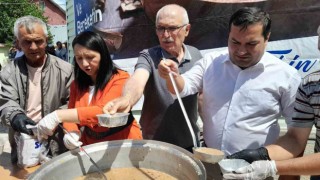 İlçedeki her evin mutfağına aşure götürüldü