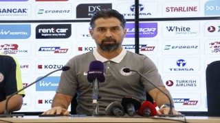 İlhan Palut: ”İnşallah bir sonraki maça daha hazır bir Rizespor izleteceğiz”