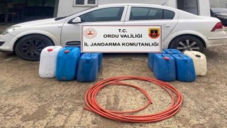 İş makinesinden mazot çeken kişiye suçüstü