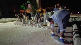 Isparta Belediyesi kaldırım yenilemede kendi ürettiği taşları kullanıyor