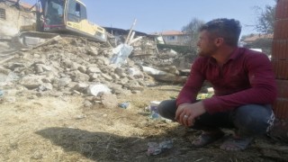 Ispartada çıkan yangında bir ev küle döndü