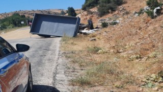 Ispartada traktör devrildi: 3 yaralı