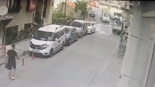 İstanbulda dehşet anları kamerada: Pedalı takılan kamyonet ortalığı savaş alanına çevirdi
