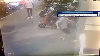 İstanbulda hayvana şiddete meydan dayağı kamerada: Evire çevire dövdü