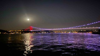 İstanbulda Süper Mavi Ay manzarası mest etti