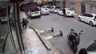 İstanbulda zihinsel engelli gence silahlı saldırı kamerada: 2 ay önce de kardeşi saldırıya uğradı