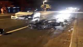 İzmirde otomobil motosikletle çarpıştı: 1 ölü
