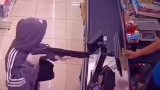 İzmirde süpermarketteki soygun kamerada