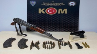İzmirde yasa dışı silah ticareti operasyonu