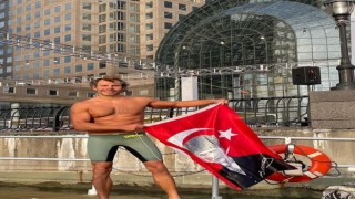 İzmirli Emreden ABDde zafer kulacı