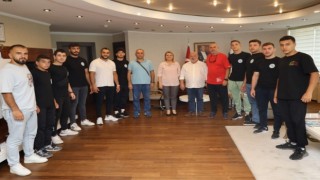 İzmitli pehlivanlar Manisada kol bağlayacak