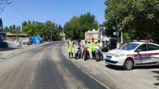 Jandarma ekipleri motosiklet sürücülerini uyardı