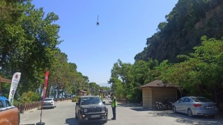 Jandarma ekiplerinden hava destekli trafik denetimi