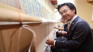 Japon Başkonsolos Hereke Halısı dokudu