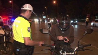 Kadıköyde abartı egzoz ve modifiye araç denetimi yapıldı