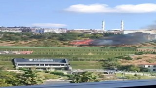 Kağıthanedeki yeşil alan yangını kameraya yansıdı