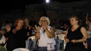 Kaleiçi sohbete ve müziğe doydu