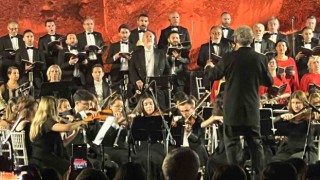 Kapadokyada 140 kişilik koro Beethovenin 9. Senfonisi ile kulakların pasını sildi