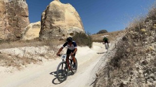 Kapadokyada 35 kilometre pedal çevirdiler