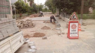 Kareside yollar parke taşı örülüyor