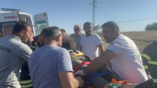 Karşı şeride geçen kamyon devrildi, sürücü aracın içinde sıkıştı