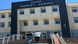 Karsta sürücü kursu sınavına polisten operasyon