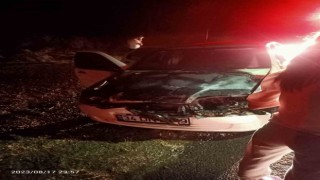 Kastamonuda motor kısmından alev alan araç kullanılmaz hale geldi
