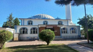 Kavgayı ayırmaya çalışan imam darp edildi