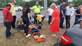 Kavşakta 2 otomobili çarpıştı: 2 yaralı