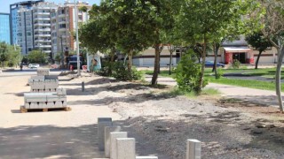 Kayapınarda kaldırım yenileme çalışmaları devam ediyor