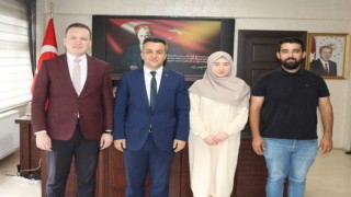 Kaymakam Kılıç, YKSde dereceye giren öğrenciyi tebrik etti