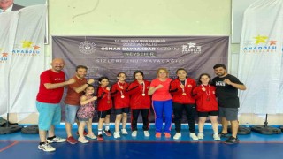 Kayseri Kız Takımı badmintonda birinci oldu
