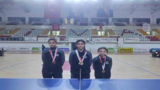 Kayseri Kız Takımı, masa tenisi yarı finalinde