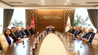 KAYSO yönetiminden Bakan Özhasekiye hayırlı olsun ziyareti