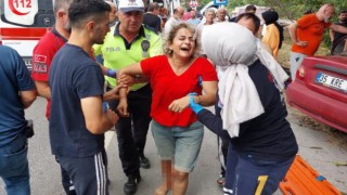Kazada eşi ve kayınvalidesi ölen kadın sürücünün feryadı yürekleri dağladı
