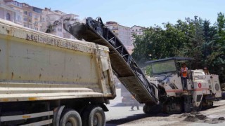 Keçiörenin sokakları sıcak asfaltla yenileniyor