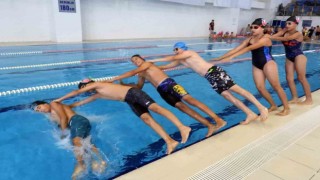 Kepez Belediyesi Spor Kulübü antrenörleri, kendi sporcularını yetiştiriyor