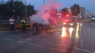 Kilometrelerce yol gidip aldığı cip, dönüş yolunda yandı