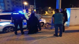 Kırmızı ışığa rağmen sürat yaptığı iddia edilen otomobil bisikletli kız çocuğuna çarptı
