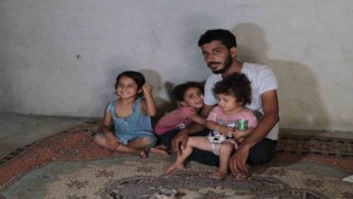 Kızlarıyla bir başına kalan çaresiz baba, eşine seslenip eve dönmesini istedi