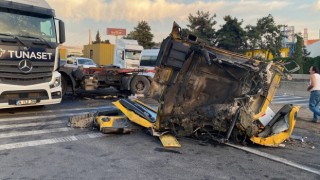 Kocaelide tırın kupası koptu: 1i ağır 2 yaralı