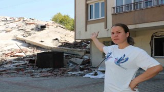 Depremde ayakta kalan bina ağır hasar aldı