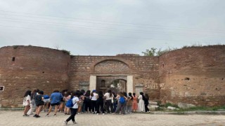 Küçükçekmece Belediyesi Gençlik Kampı düzenledi