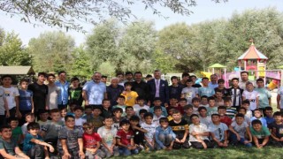 Kuran kursu öğrencileri protokol üyeleriyle piknikte bir araya geldi