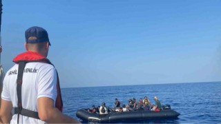 Kuşadası açıklarında 29 düzensiz göçmen kurtarıldı