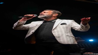 Kuşadasında yaz akşamları konserlerle şenleniyor