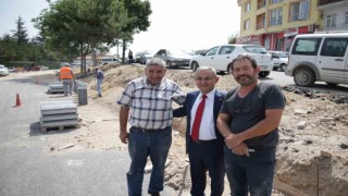 Kütahya Şehir Hastanesi bölgesinde kaldırım mesaisi